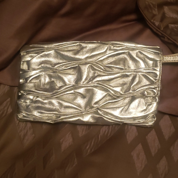 Express silver clutch/wristlet - Picture 3 of 4